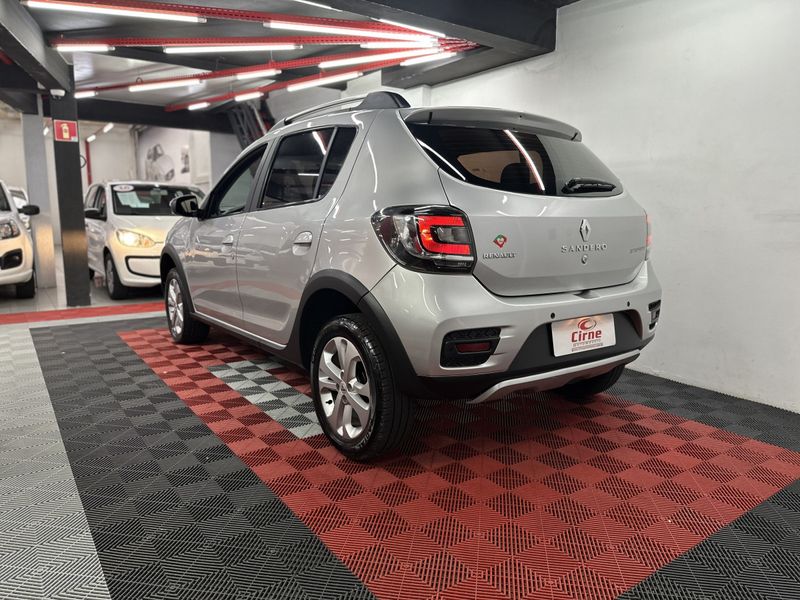 Renault SANDERO STEPWAY 1.6 16V 2017/2018 CIRNE AUTOMÓVEIS SANTA MARIA / Carros no Vale