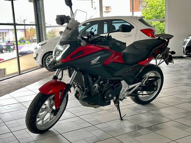 HONDA MOTOS NC 750 X 2019/2020 SÉTIMA VEÍCULOS GUAPORÉ / Carros no Vale