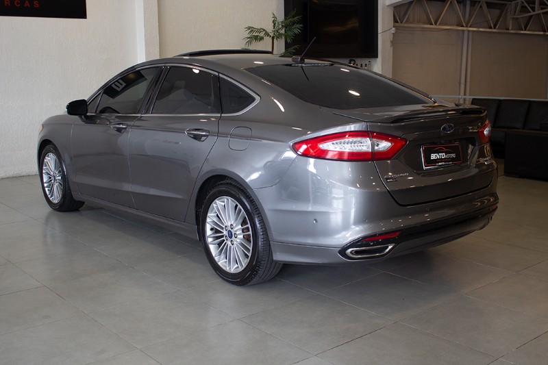 FORD FUSION 2.0 TITANIUM GTDI ECOBOOST AWD AUTOMÁTICO 2013/2014 BENTO MOTORS BENTO GONÇALVES / Carros no Vale