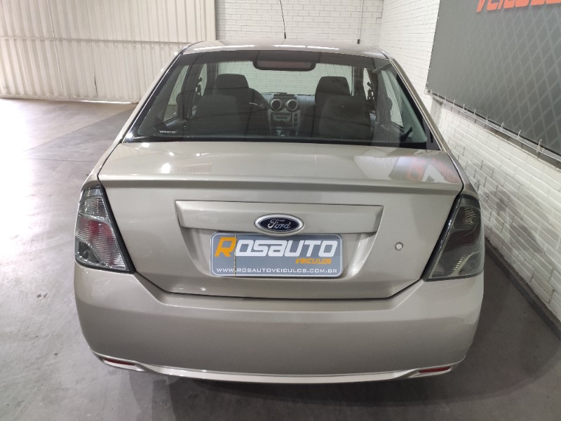 FORD FIESTA SEDAN CLASS 1.6 8V 2013/2013 ROSAUTO VEÍCULOS VENÂNCIO AIRES / Carros no Vale