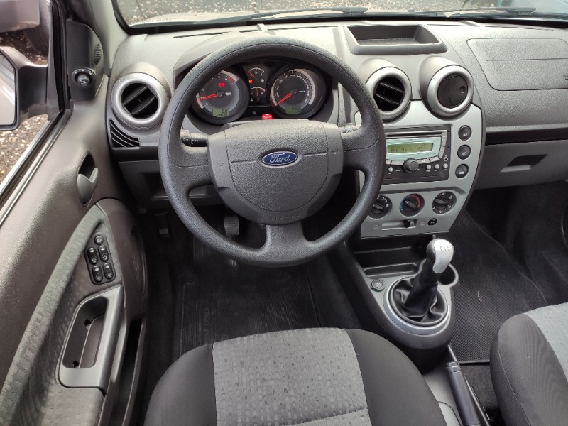 FORD FIESTA SEDAN CLASS 1.6 8V 2013/2013 ROSAUTO VEÍCULOS VENÂNCIO AIRES / Carros no Vale