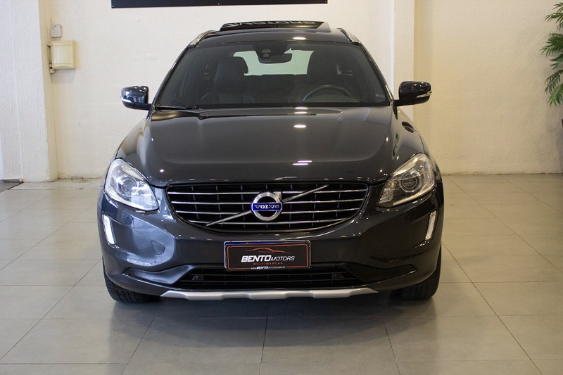 VOLVO XC 60 D5 MOMEMTUM 2016/2017 BENTO MOTORS BENTO GONÇALVES / Carros no Vale