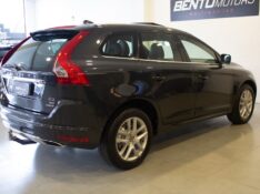 VOLVO XC 60 D5 MOMEMTUM 2016/2017 BENTO MOTORS BENTO GONÇALVES / Carros no Vale