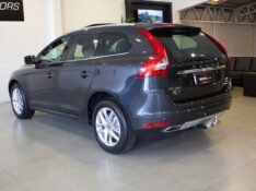 VOLVO XC 60 D5 MOMEMTUM 2016/2017 BENTO MOTORS BENTO GONÇALVES / Carros no Vale