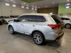 MITSUBISHI OUTLANDER 3.0 GT 4X4 V6 24V 2017/2018 M&C AUTOMÓVEIS CAXIAS DO SUL / Carros no Vale