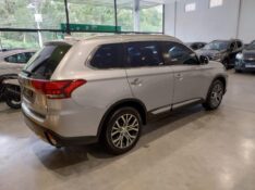 MITSUBISHI OUTLANDER 3.0 GT 4X4 V6 24V 2017/2018 M&C AUTOMÓVEIS CAXIAS DO SUL / Carros no Vale