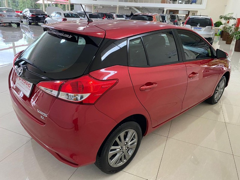 TOYOTA YARIS 1.5 XL PLUS CONNECT 16V 2021/2022 TONHO AUTOMÓVEIS LAJEADO / Carros no Vale