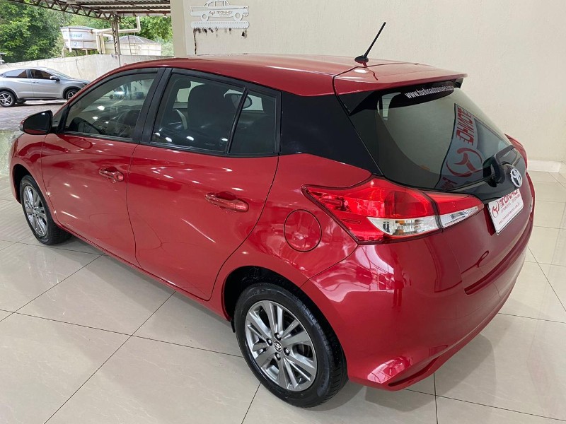 TOYOTA YARIS 1.5 XL PLUS CONNECT 16V 2021/2022 TONHO AUTOMÓVEIS LAJEADO / Carros no Vale