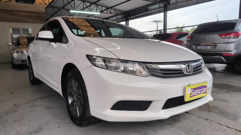 HONDA CIVIC 1.8 LXS 16V 2013/2014 SANCCAR VEÍCULOS SANTA CRUZ DO SUL / Carros no Vale