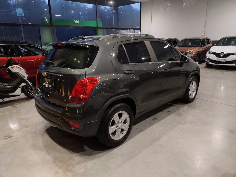 CHEVROLET TRACKER 1.4 16V TURBO LT 2017/2017 M&C AUTOMÓVEIS CAXIAS DO SUL / Carros no Vale