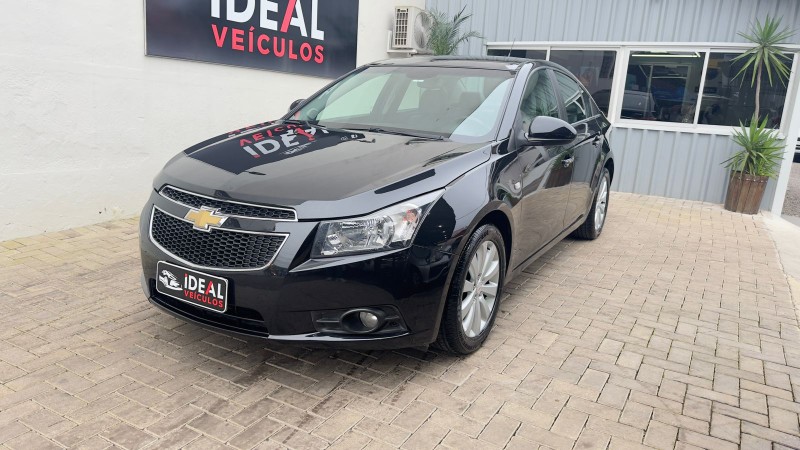 CHEVROLET CRUZE SEDAN LTZ 2013/2013 IDEAL VEÍCULOS LAJEADO / Carros no Vale