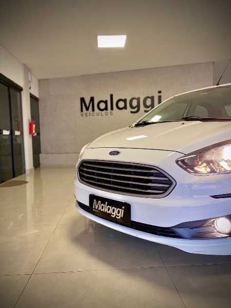 FORD KA + 1.5 SE PLUS 2019/2020 MALAGGI VEÍCULOS ENCANTADO / Carros no Vale