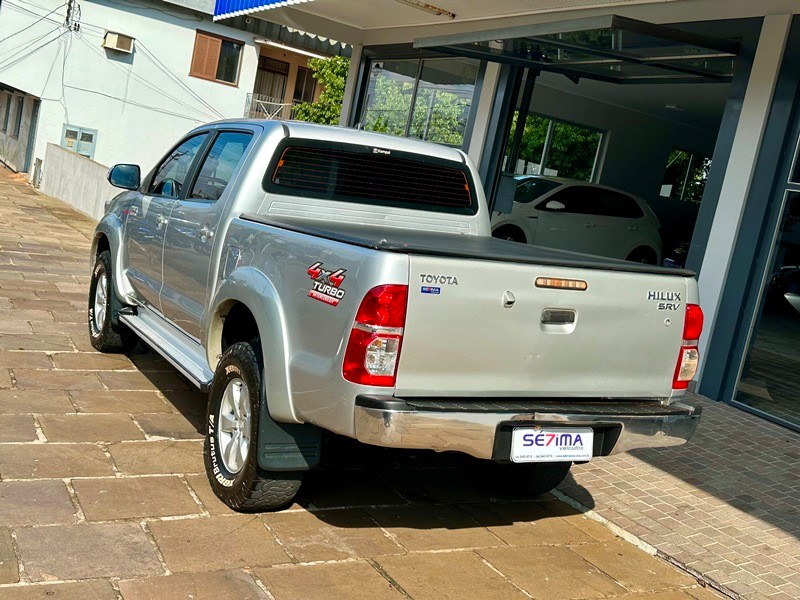 TOYOTA HILUX SRV 4X4 3.0 2013/2013 SÉTIMA VEÍCULOS GUAPORÉ / Carros no Vale