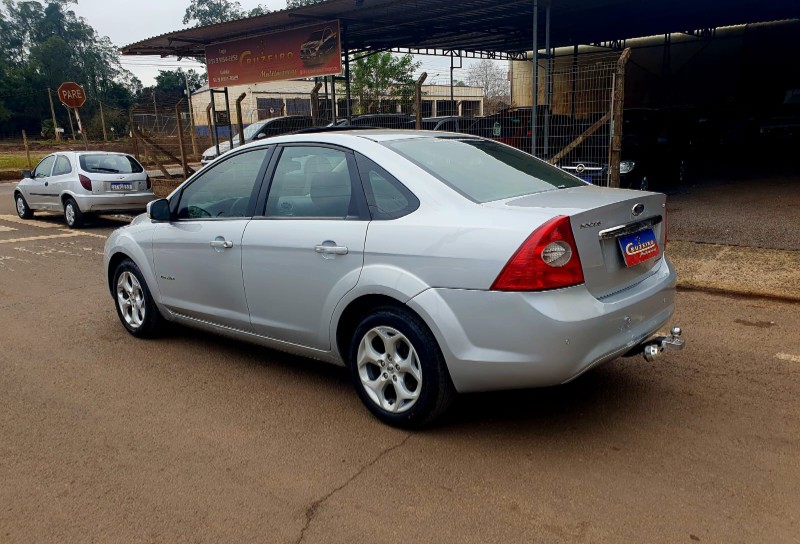 FORD FUSION 2.0 TITANIUM 16V 2010/2011 CRUZEIRO MULTIMARCAS CRUZEIRO DO SUL / Carros no Vale