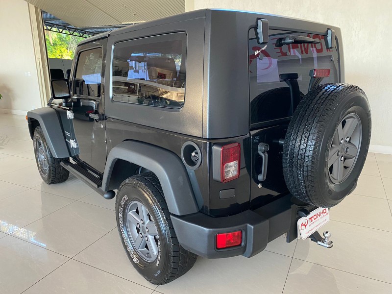 JEEP WRANGLER 3.8 SPORT 4X4 V6 12V 2006/2007 TONHO AUTOMÓVEIS LAJEADO / Carros no Vale