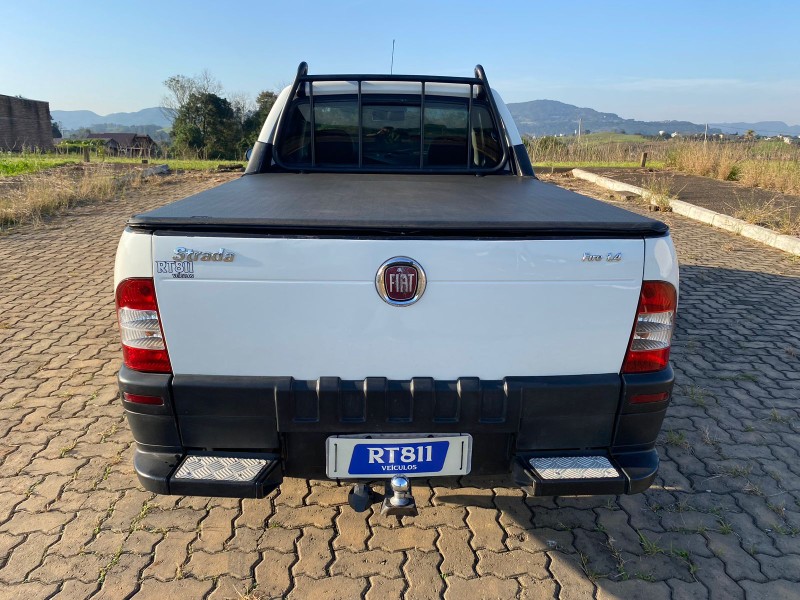 FIAT STRADA /2011 RT 811 VEÍCULOS ARROIO DO MEIO / Carros no Vale