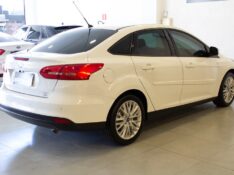 FORD FOCUS SEDAN FOCUS 2.0 SE SEDAN 16V FLEX 4P POWERSHIFT 2016/2016 BENTO MOTORS BENTO GONÇALVES / Carros no Vale