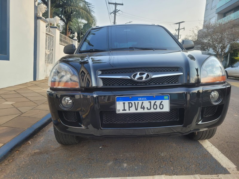 HYUNDAI TUCSON 2.0 MPFI GL 16V 143CV 2WD 2009/2010 ADRIANO VEÍCULOS CRUZEIRO DO SUL / Carros no Vale