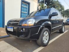 HYUNDAI TUCSON 2.0 MPFI GL 16V 143CV 2WD 2009/2010 ADRIANO VEÍCULOS CRUZEIRO DO SUL / Carros no Vale