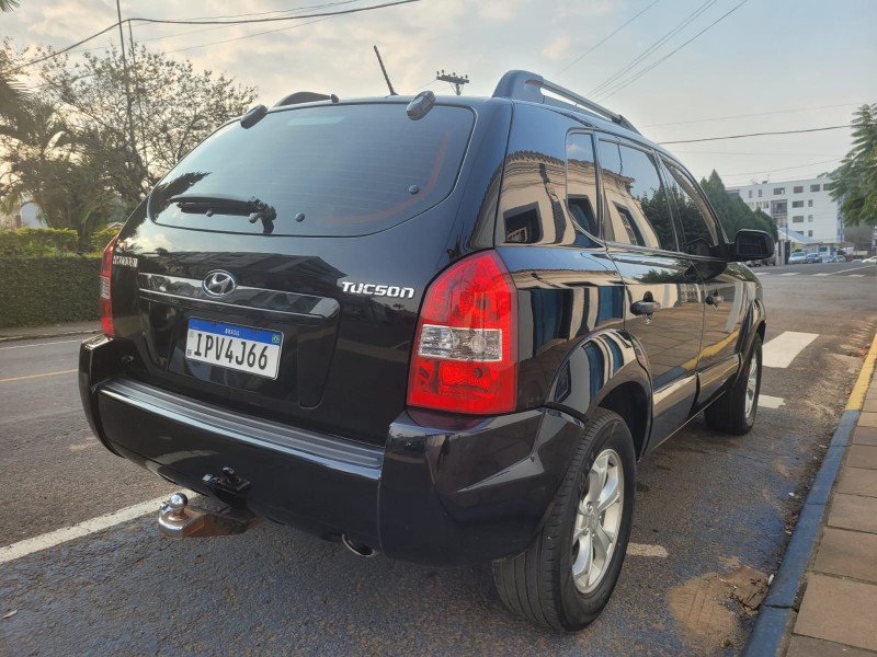 HYUNDAI TUCSON 2.0 MPFI GL 16V 143CV 2WD 2009/2010 ADRIANO VEÍCULOS CRUZEIRO DO SUL / Carros no Vale