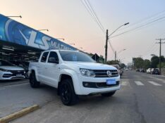 VOLKSWAGEN AMAROK TRENDLINE 2.0 4X4 CD 2013/2014 LS MULTIMARCAS VENÂNCIO AIRES / Carros no Vale