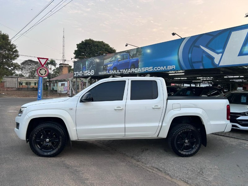 VOLKSWAGEN AMAROK TRENDLINE 2.0 4X4 CD 2013/2014 LS MULTIMARCAS VENÂNCIO AIRES / Carros no Vale