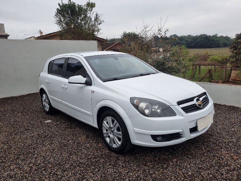 CHEVROLET VECTRA GT VECTRA 2.0 MPFI GT HATCH 8V FLEX 4P MANUAL 2008/2008 MG VEÍCULOS ARROIO DO MEIO / Carros no Vale