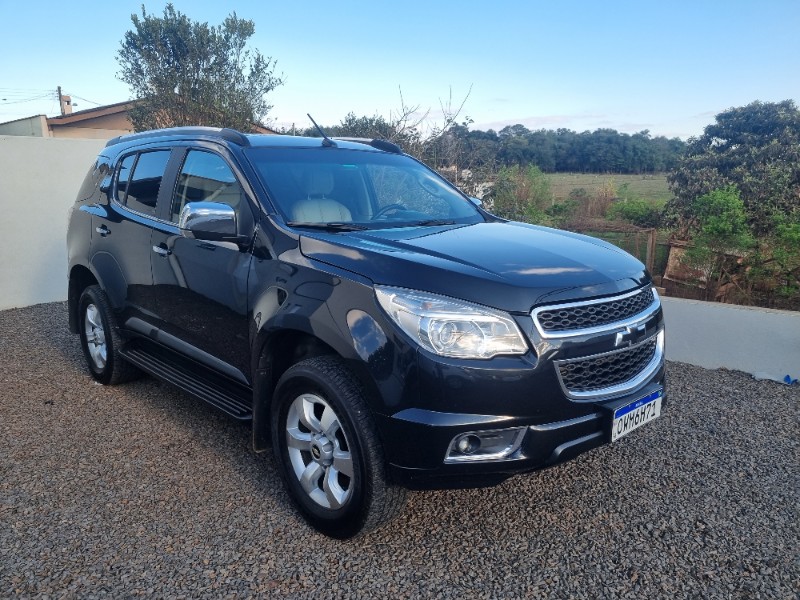 CHEVROLET TRALBLAZER LTZ 2.8 2014/2014 MG VEÍCULOS ARROIO DO MEIO / Carros no Vale