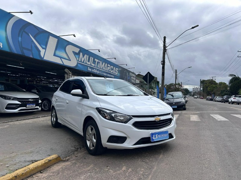 CHEVROLET ONIX LT 1.4 MECANICO 2019/2019 LS MULTIMARCAS VENÂNCIO AIRES / Carros no Vale