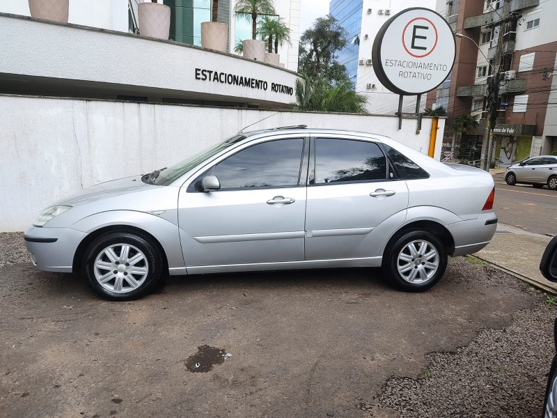 FORD FOCUS GHIA SEDAN 2.0 - 2007