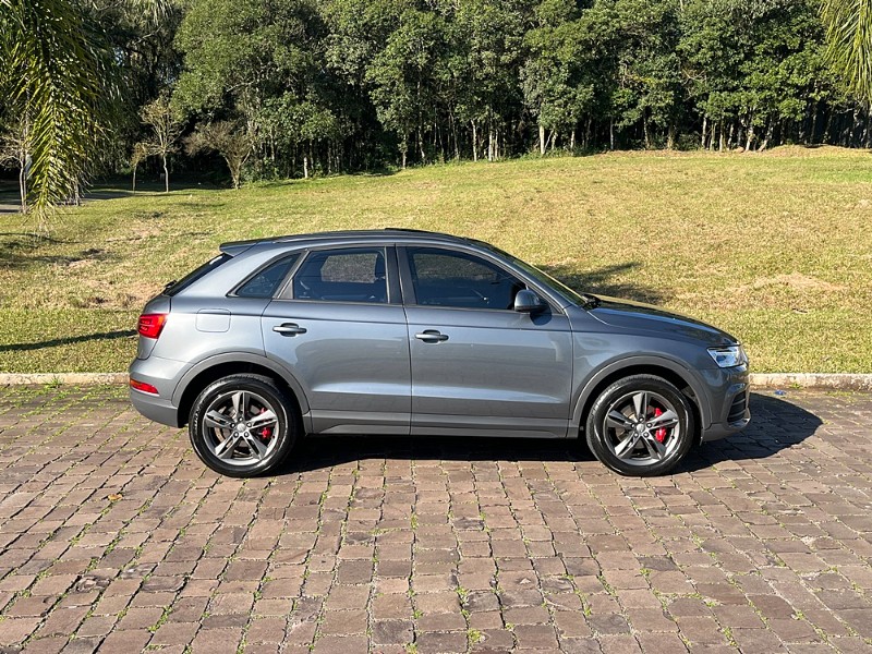 AUDI Q3 1.4 TFSI AMBIENTE GASOLINA 4P S TRONIC 2016/2016 BOSCO AUTOMÓVEIS GUAPORÉ / Carros no Vale