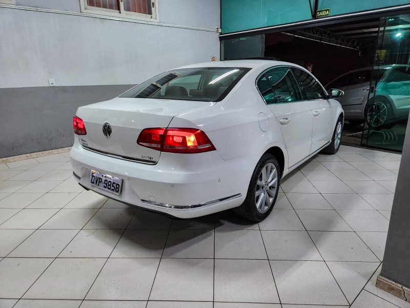 VOLKSWAGEN PASSAT 2.0 FSI DSG 2013/2014 TS VEÍCULOS ANTA GORDA / Carros no Vale