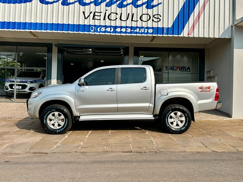 TOYOTA HILUX SRV 4X4 3.0 2013/2013 SÉTIMA VEÍCULOS GUAPORÉ / Carros no Vale