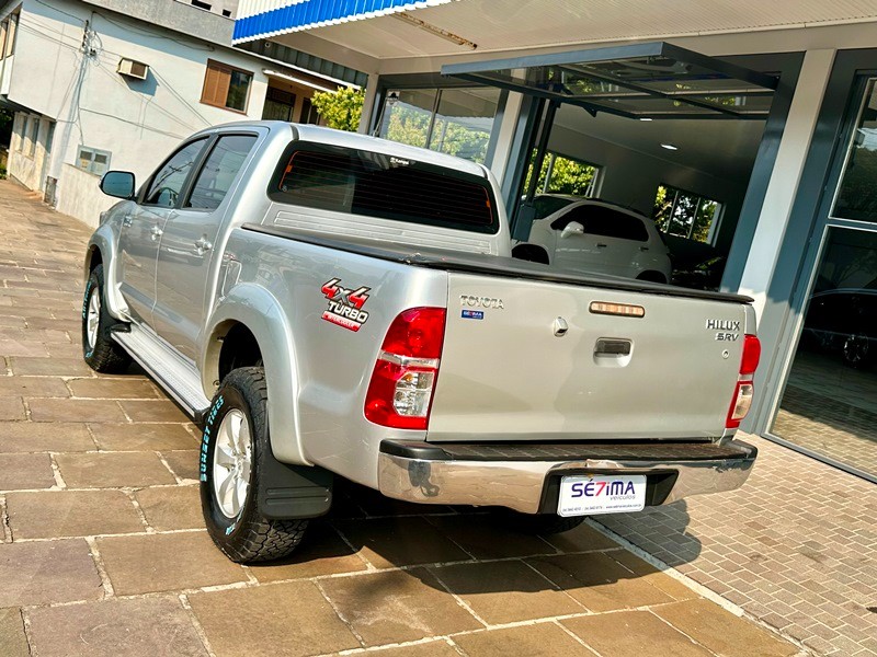 TOYOTA HILUX SRV 4X4 3.0 2013/2013 SÉTIMA VEÍCULOS GUAPORÉ / Carros no Vale