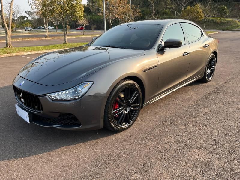 MASERATI GHIBLI 3.0 V6 TURBO GASOLINA AUTOMÁTICO 2017/2017 FÁBIO BERNARDES PORTO ALEGRE / Carros no Vale