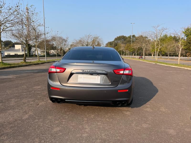 MASERATI GHIBLI 3.0 V6 TURBO GASOLINA AUTOMÁTICO 2017/2017 FÁBIO BERNARDES PORTO ALEGRE / Carros no Vale