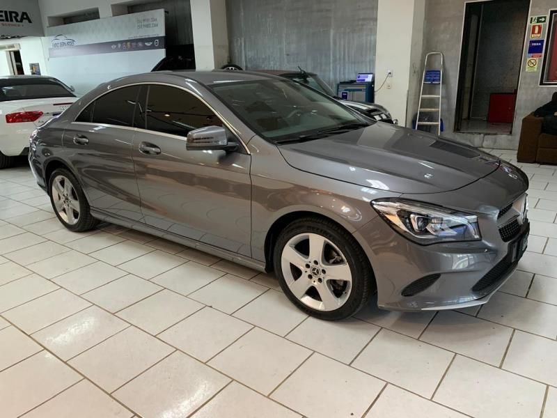 MERCEDES-BENZ CLA 180 1.6 CGI GASOLINA 7G-DCT 2018/2018 FÁBIO BERNARDES PORTO ALEGRE / Carros no Vale