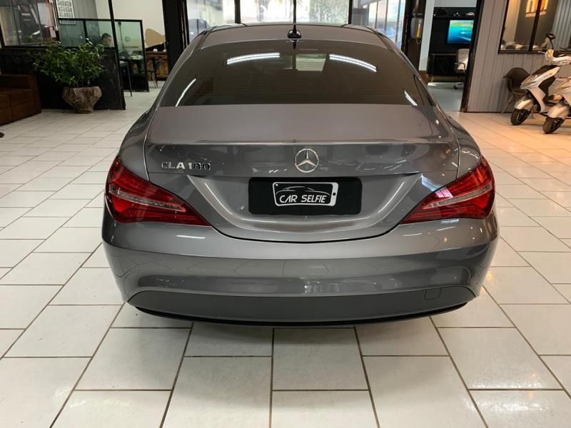 MERCEDES-BENZ CLA 180 1.6 CGI GASOLINA 7G-DCT 2018/2018 FÁBIO BERNARDES PORTO ALEGRE / Carros no Vale