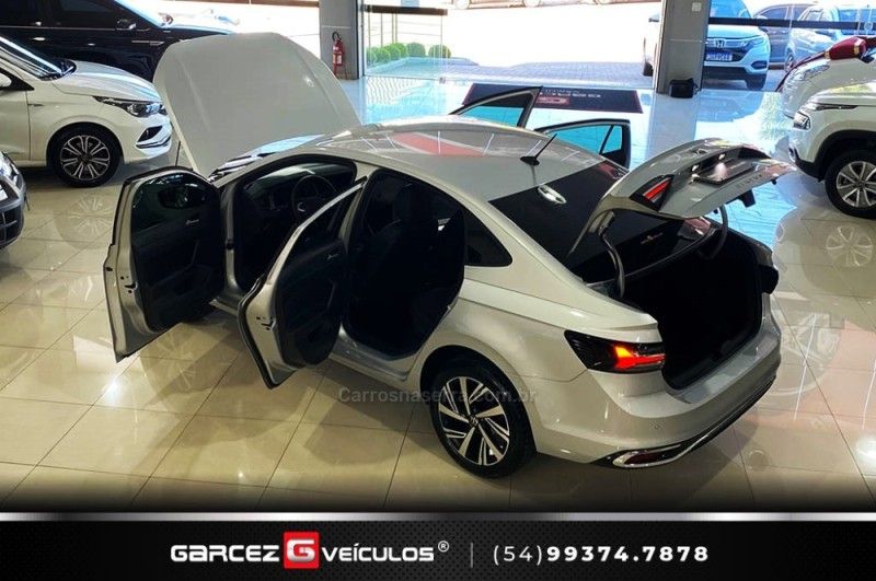 VOLKSWAGEN VIRTUS 1.0 200 TSI HIGHLINE 2023/2024 GARCEZ VEÍCULOS BENTO GONÇALVES / Carros no Vale