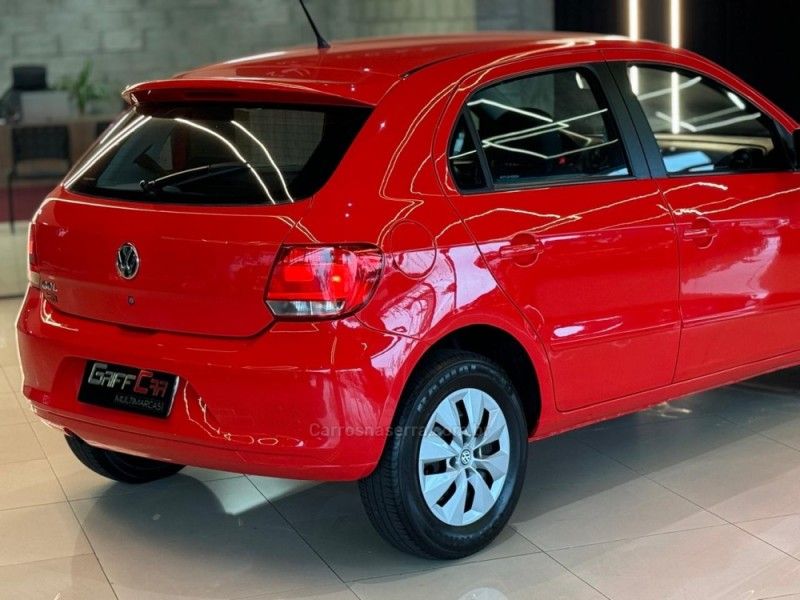 VOLKSWAGEN GOL 1.0 MI 8V G.VI 2013/2014 GRIFFCAR MULTIMARCAS DOIS IRMÃOS / Carros no Vale