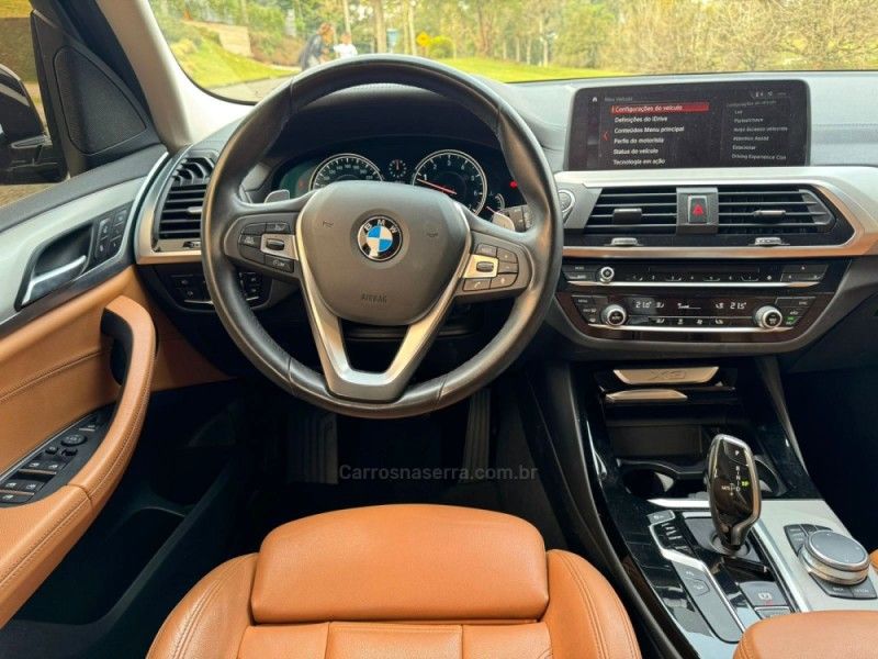 BMW X3 2.0 XDRIVE 20I X LINE 16V 2018/2019 KASPER VEÍCULOS DOIS IRMÃOS / Carros no Vale