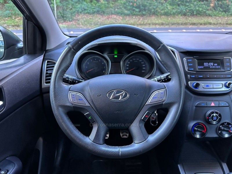 HYUNDAI HB20X 1.6 16V STYLE 2016/2016 KASPER VEÍCULOS DOIS IRMÃOS / Carros no Vale