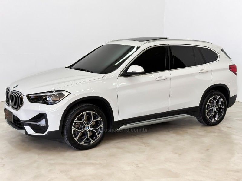 BMW X1 2.0 16V TURBO ACTIVEFLEX SDRIVE20I X-LINE 2021/2022 FOCAR VEÍCULOS CAXIAS DO SUL / Carros no Vale