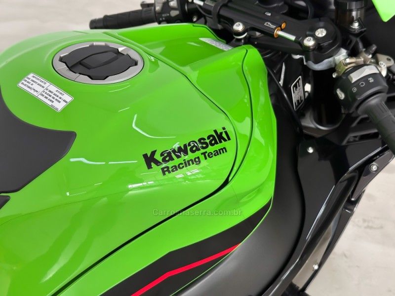 KAWASAKI NINJA ZX-10R ABS 2021/2022 FOCAR VEÍCULOS CAXIAS DO SUL / Carros no Vale