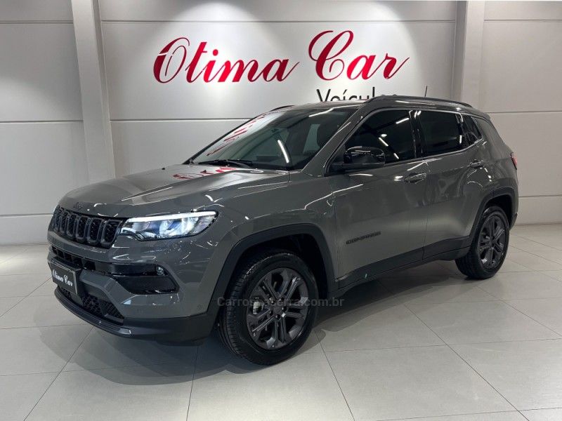 JEEP COMPASS 1.3 NIGHT EAGLE LONGITUDE 2024/2025 ÓTIMA CAR FLORES DA CUNHA / Carros no Vale