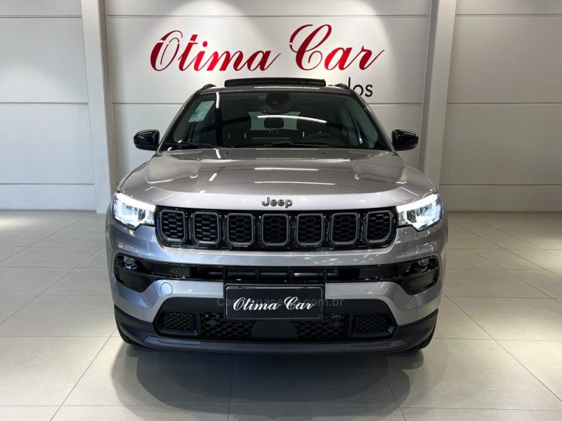 JEEP COMPASS 1.3 NIGHT EAGLE LONGITUDE 2024/2025 ÓTIMA CAR FLORES DA CUNHA / Carros no Vale