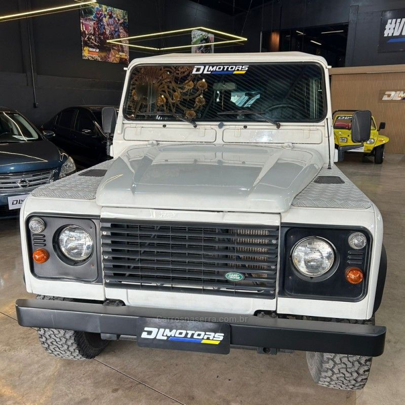 LAND ROVER DEFENDER 2.5 90 SW TURBO INTERCOOLER 2004/2004 DL MOTORS LAJEADO / Carros no Vale