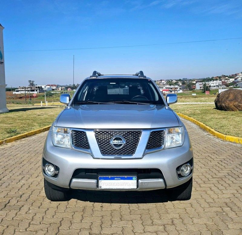 NISSAN FRONTIER 2.5 SL 4X4 CD TURBO ELETRONIC 2015/2015 DL MOTORS LAJEADO / Carros no Vale