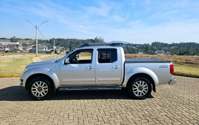 NISSAN FRONTIER 2.5 SL 4X4 CD TURBO ELETRONIC 2015/2015 DL MOTORS LAJEADO / Carros no Vale