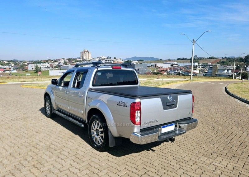 NISSAN FRONTIER 2.5 SL 4X4 CD TURBO ELETRONIC 2015/2015 DL MOTORS LAJEADO / Carros no Vale